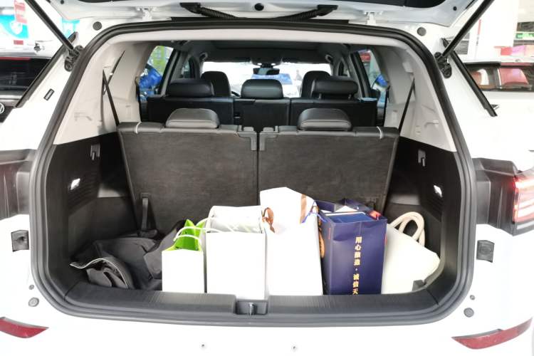 Used Volkswagen ID.6 X 2021 Pure Edition Trunk