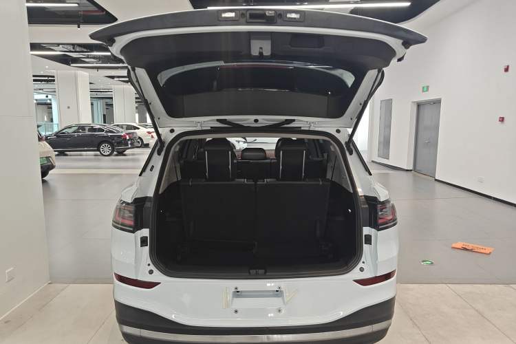 Used Volkswagen ID.6 X 2021 Pure Edition Trunk