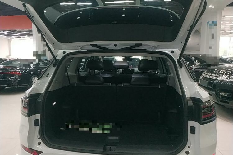 Used Volkswagen ID.6 X 2021 Pure Edition Trunk