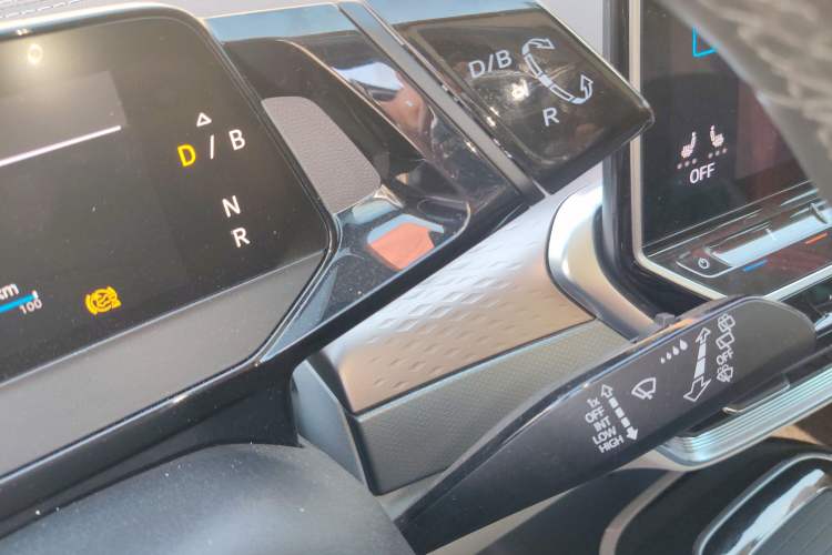 Used Volkswagen ID.6 X 2021 1st Edition ID. First Impression Edition Gear Lever
