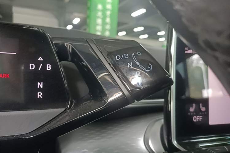 Used Volkswagen ID.6 X 2022 Intelligent Long-Range Version Gear Lever