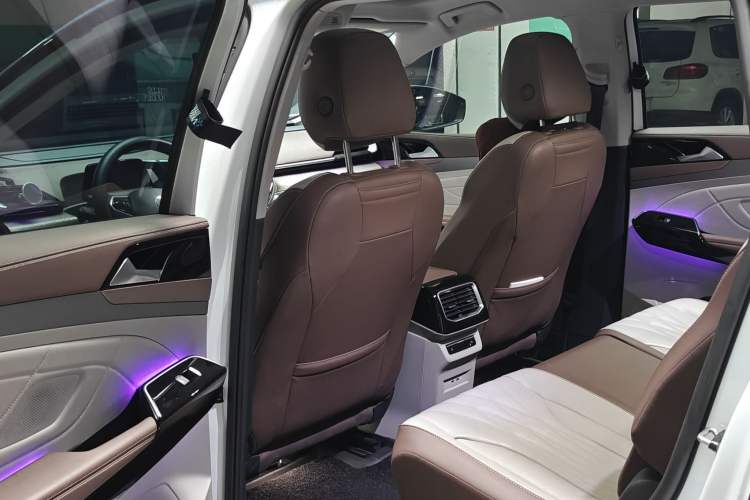 Used Volkswagen ID.6 X 2022 Smart Enjoyment Long-Range Edition Interior 3