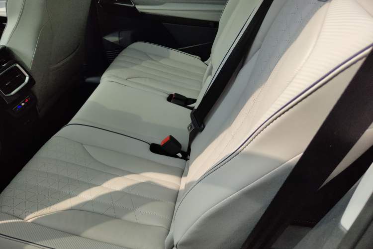 Used Volkswagen ID.6 X 2022 Smart Enjoyment Long-Range Edition Left Rear Seat