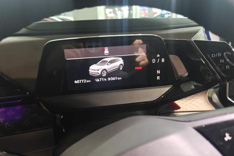 Used Volkswagen ID.6 X 2022 Smart Enjoyment Long-Range Edition Odometer Close Up