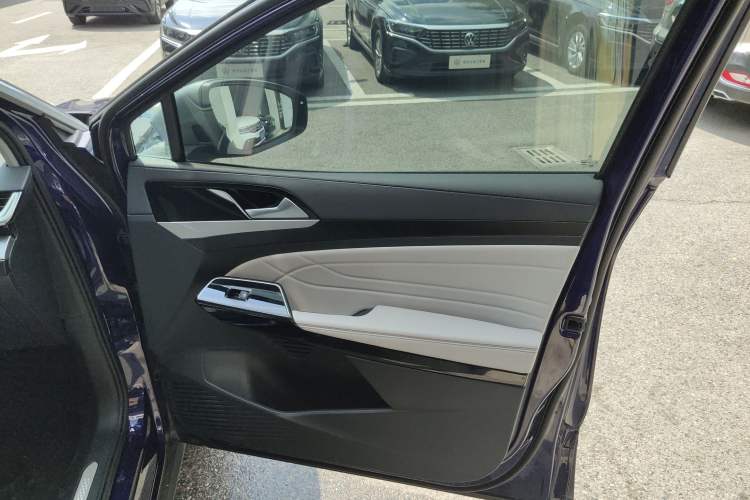 Used Volkswagen ID.6 X 2022 Smart Enjoyment Long-Range Edition Right Front Door Interior