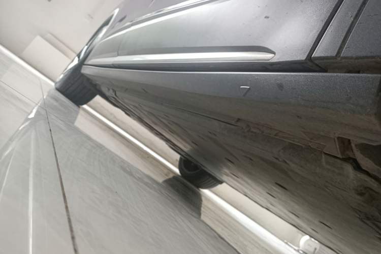 Used Volkswagen ID.6 X 2022 Intelligent Long-Range Version Right Side Sill
