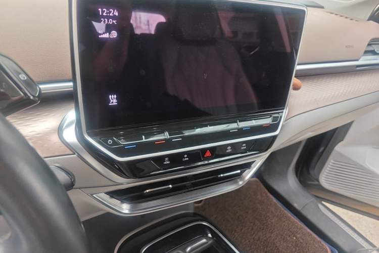 Used Volkswagen ID.6 X 2022 Smart Enjoyment Long-Range Edition Audio And AC Panel