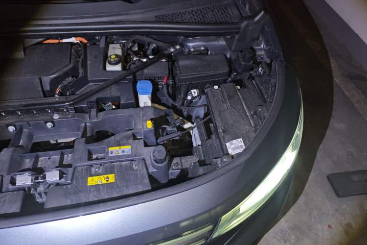 Used Volkswagen ID.6 X 2022 Intelligent Long-Range Version Engine Bay Left