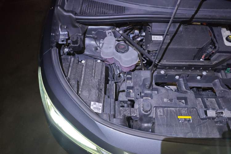 Used Volkswagen ID.6 X 2022 Intelligent Long-Range Version Engine Bay Right
