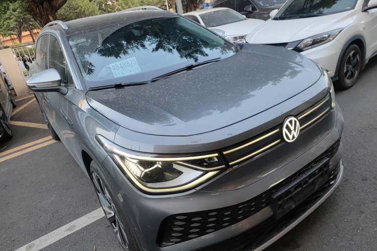 Used Volkswagen ID.6 X 2022 Smart Enjoyment Long-Range Edition Front Right 45 Deg