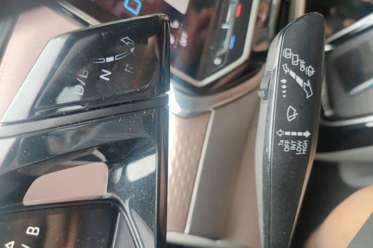 Used Volkswagen ID.6 X 2022 Smart Enjoyment Long-Range Edition Gear Lever