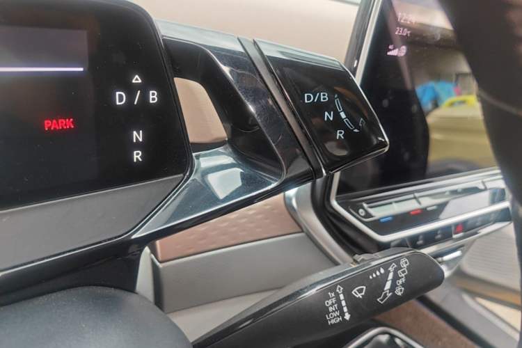 Used Volkswagen ID.6 X 2022 Smart Enjoyment Long-Range Edition Gear Lever