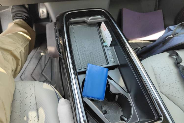Used Volkswagen ID.6 X 2022 Smart Enjoyment Long-Range Edition Gear Lever