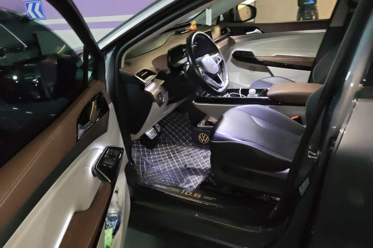 Used Volkswagen ID.6 X 2022 Pure Edition Interior 3