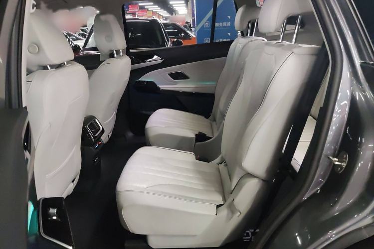Used Volkswagen ID.6 X 2022 Kinergy Four-Wheel Drive Edition Interior 4