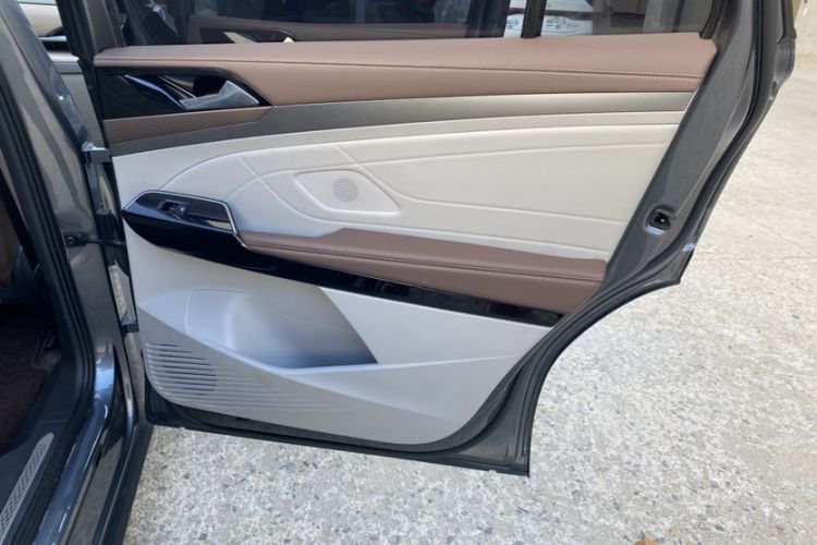 Used Volkswagen ID.6 X 2022 Smart Enjoyment Long-Range Edition Interior 8