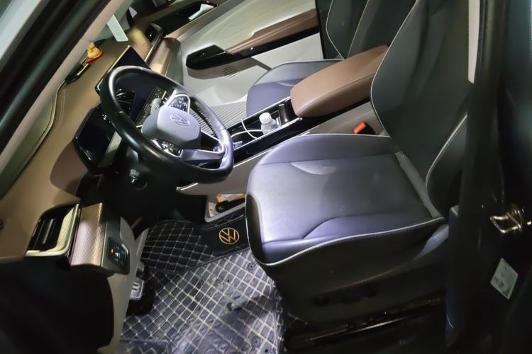 Used Volkswagen ID.6 X 2022 Pure Edition Left Front Seat