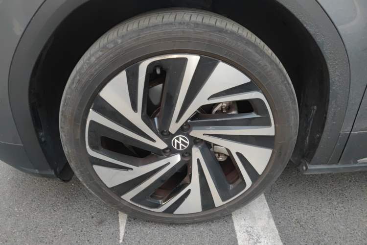 Used Volkswagen ID.6 X 2022 Smart Enjoyment Long-Range Edition Left Front Wheel Hub