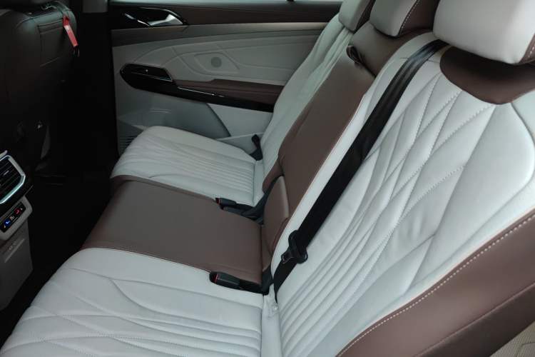 Used Volkswagen ID.6 X 2022 Smart Enjoyment Long-Range Edition Left Rear Seat
