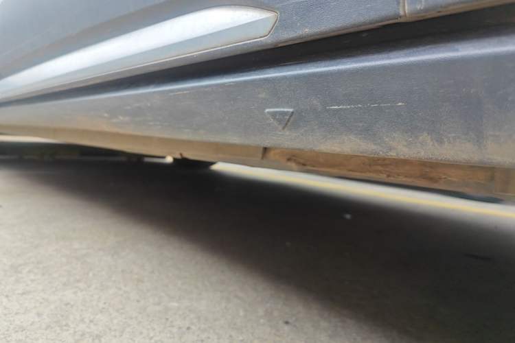 Used Volkswagen ID.6 X 2022 Smart Enjoyment Long-Range Edition Left Side Sill