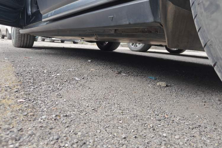 Used Volkswagen ID.6 X 2022 Intelligent Long-Range Version Left Side Sill