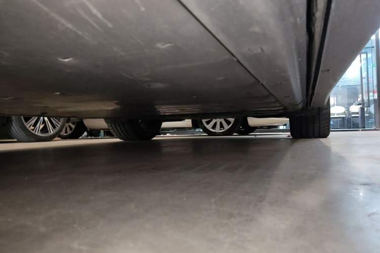 Used Volkswagen ID.6 X 2022 Intelligent Long-Range Version Left Side Sill