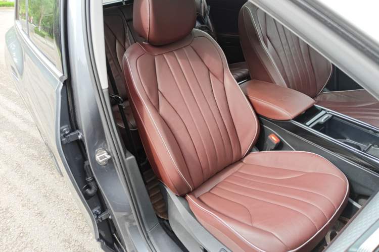Used Volkswagen ID.6 X 2022 Intelligent Long-Range Version Right Front Seat