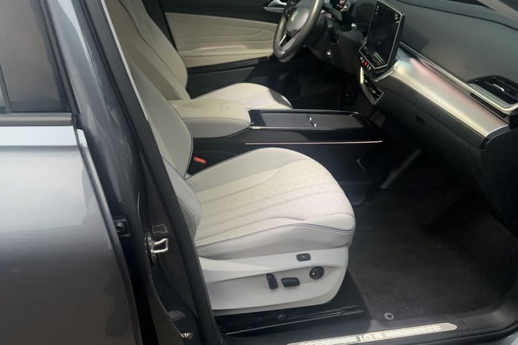Used Volkswagen ID.6 X 2022 Smart Enjoyment Long-Range Edition Right Front Seat
