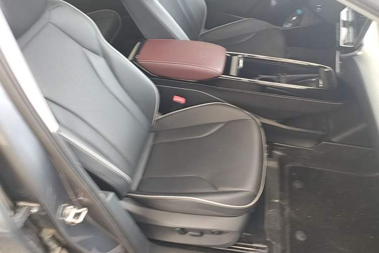 Used Volkswagen ID.6 X 2022 ZhiXiang Pure Long-Range Edition Right Front Seat