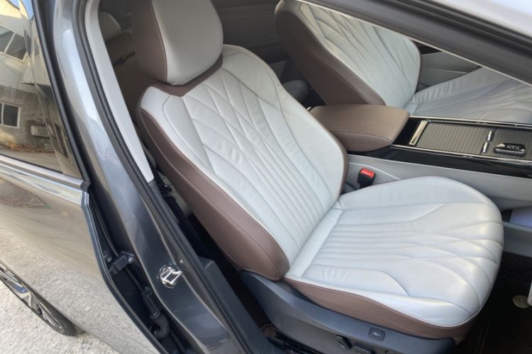 Used Volkswagen ID.6 X 2022 Smart Enjoyment Long-Range Edition Right Front Seat