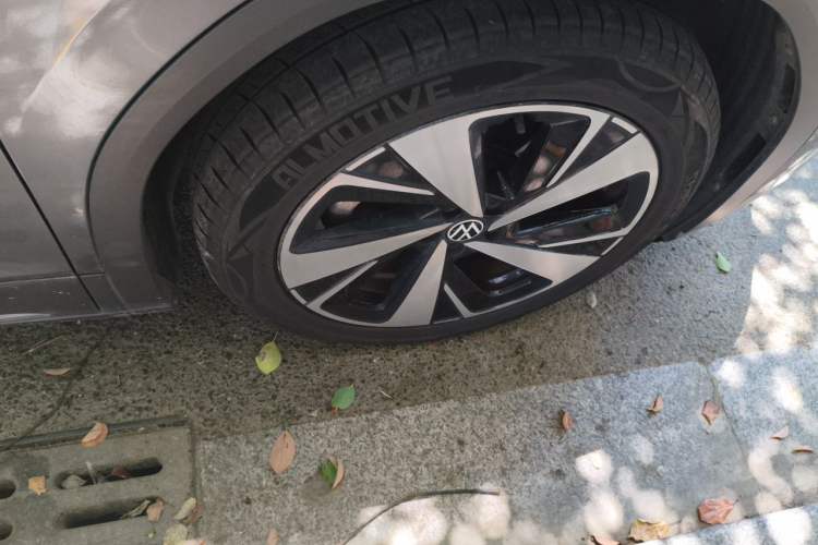 Used Volkswagen ID.6 X 2022 Smart Enjoyment Long-Range Edition Right Front Wheel Hub