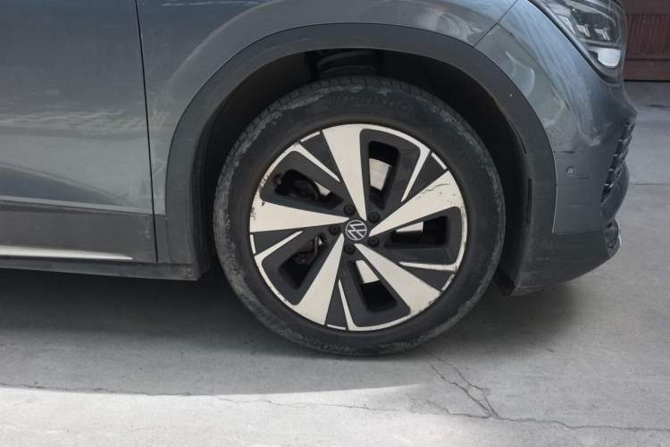 Used Volkswagen ID.6 X 2022 Smart Enjoyment Long-Range Edition Right Front Wheel Hub