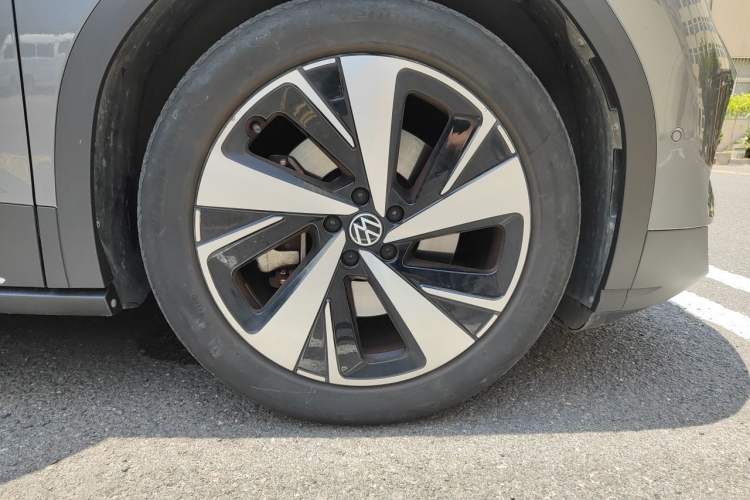 Used Volkswagen ID.6 X 2022 Smart Enjoyment Long-Range Edition Right Front Wheel Hub