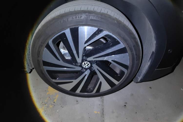 Used Volkswagen ID.6 X 2022 Smart Enjoyment Long-Range Edition Right Front Wheel Hub