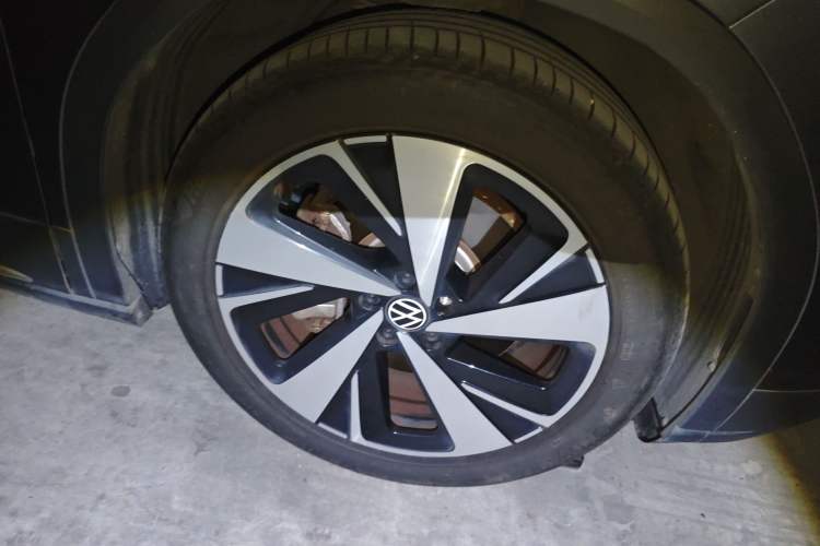 Used Volkswagen ID.6 X 2022 Intelligent Long-Range Version Right Front Wheel Hub