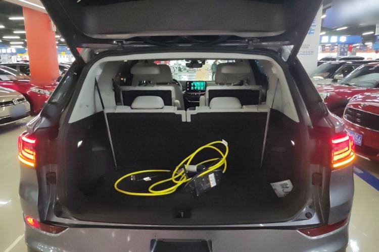 Used Volkswagen ID.6 X 2022 Kinergy Four-Wheel Drive Edition Trunk