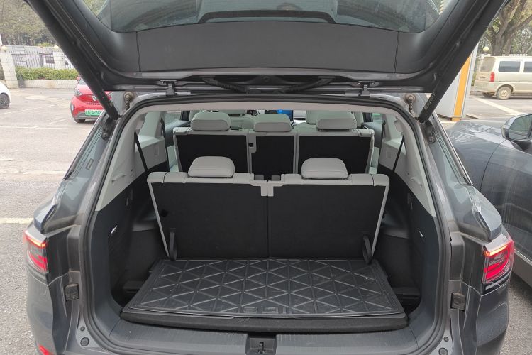 Used Volkswagen ID.6 X 2022 Intelligent Long-Range Version Trunk