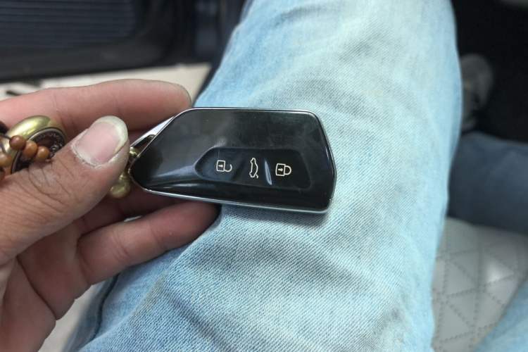Used Volkswagen ID.6 X 2022 Smart Enjoyment Long-Range Edition Vehicle Key