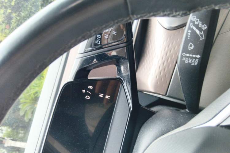 Used Volkswagen ID.6 X 2022 Smart Enjoyment Long-Range Edition Gear Lever