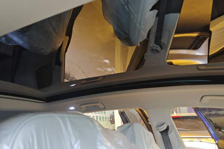 Used Volkswagen ID.6 X 2022 Intelligent Long-Range Version Headliner