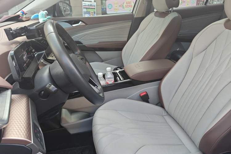 Used Volkswagen ID.6 X 2022 Intelligent Long-Range Version Left Front Seat