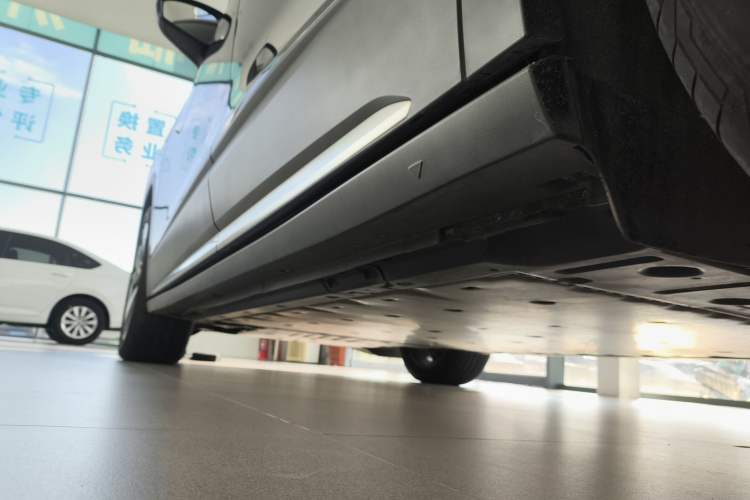 Used Volkswagen ID.6 X 2022 ZhiXiang Pure Long-Range Edition Left Side Sill