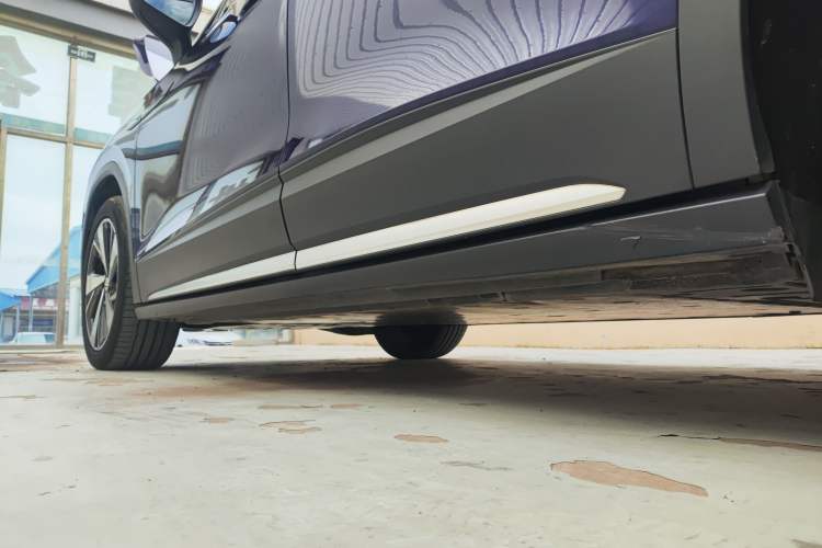 Used Volkswagen ID.6 X 2022 Intelligent Long-Range Version Left Side Sill