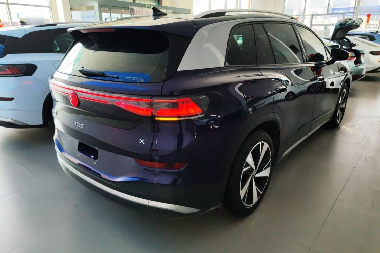 Used Volkswagen ID.6 X 2022 ZhiXiang Pure Long-Range Edition Rear Right 45 Deg