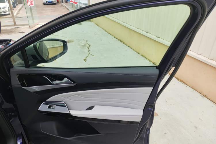 Used Volkswagen ID.6 X 2022 Intelligent Long-Range Version Right Front Door Interior