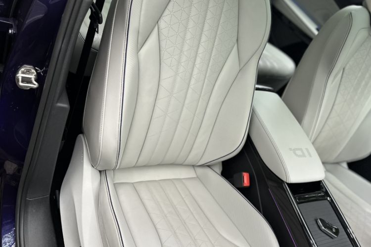 Used Volkswagen ID.6 X 2022 Smart Enjoyment Long-Range Edition Right Front Seat