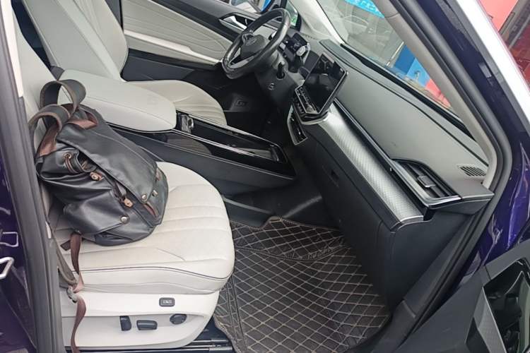 Used Volkswagen ID.6 X 2022 Smart Enjoyment Long-Range Edition Right Front Seat