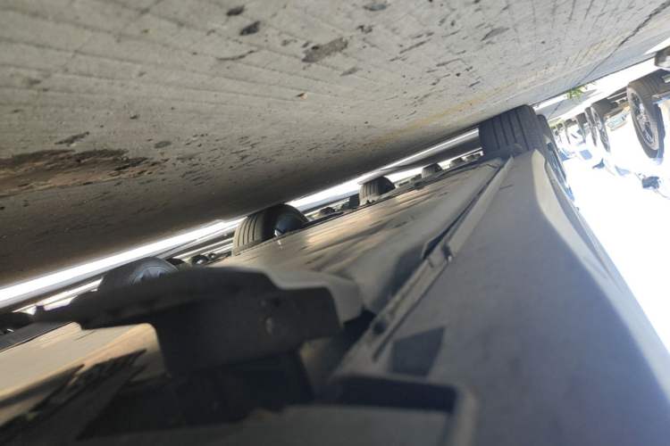 Used Volkswagen ID.6 X 2022 Intelligent Long-Range Version Right Side Sill