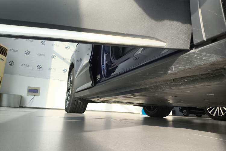 Used Volkswagen ID.6 X 2022 ZhiXiang Pure Long-Range Edition Right Side Sill
