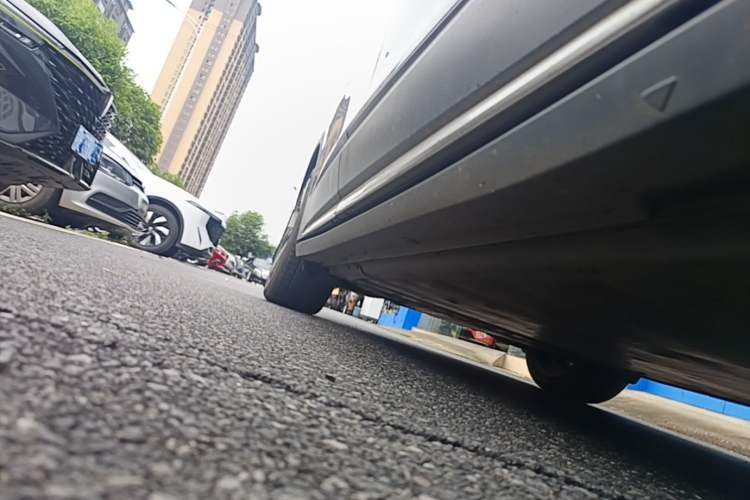 Used Volkswagen ID.6 X 2022 Smart Enjoyment Long-Range Edition Right Side Sill